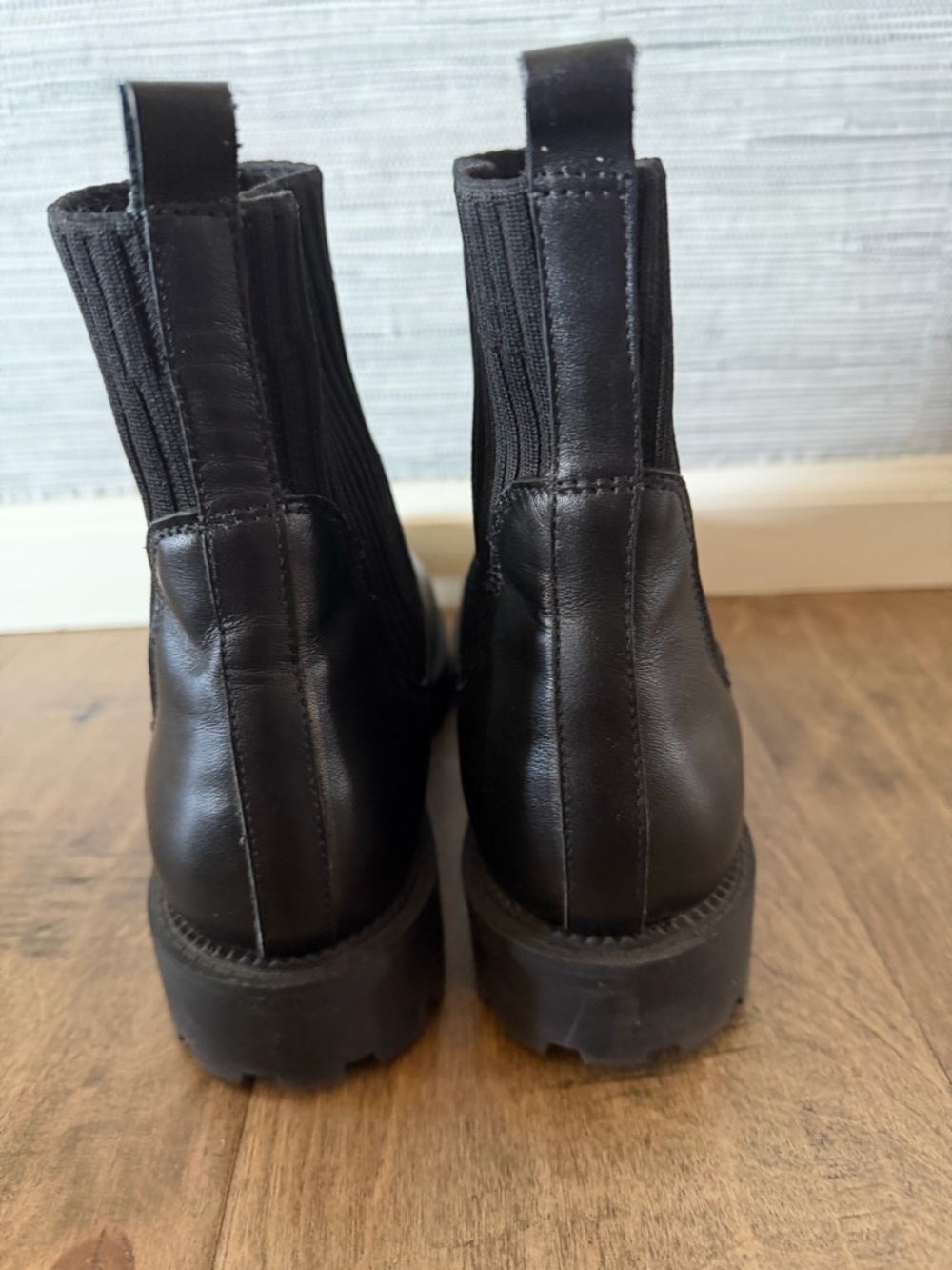 Blondo Hallie Waterproof Black Leather Ankle Boots, size 8.5 - Picture 8 of 10